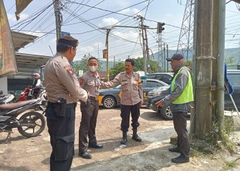 Sambang ke Obyek Vital, Unit Samapta Polsek Lembursitu Patroli Dialogis dengan Satpam Bank