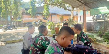 Perkuat Sinergitas TNI-Polri, Bhabinkamtibmas Bersama Babinsa Sambangi Warga Binaan