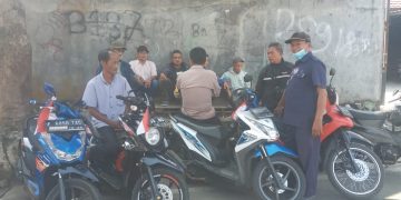 Sambangi Pangkalan Ojek, Bhabinkamtibmas Kelurahan Lembursitu Himbau Kamtibmas