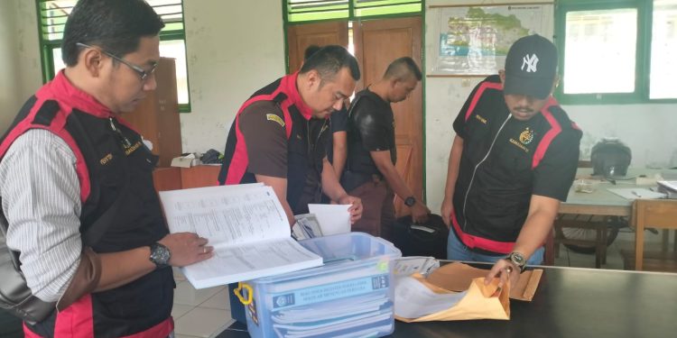 Kejari Kab. Sukabumi Geledah Kantor SMP Asy-Shadatain Atas Dugaan Kasus Tipikor BOS dan PIP Tahun 2018 – 2021