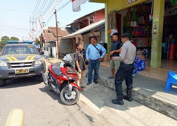 Anggota Polsek Lembursitu Patroli Dialogis, Polri Ciptakan Kamtibmas