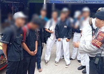 Antisipasi Bubaran Anak Sekolah, Polsek Lembursitu Lakukan Patroli