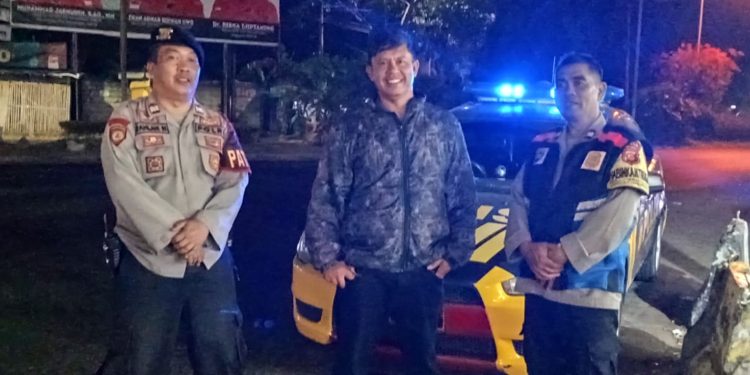 Patroli Dialogis Malam Hari, Upaya Anggota Polsek Lembursitu Cegah Gangguan Kamtibmas