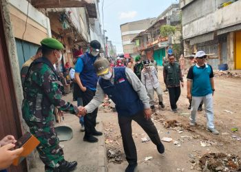 Kodim 0607/Kota Sukabumi Amankan Penertiban Pedagang/PKL Pasar Ciwangi di Ruas Jalan Yulius Usman Kota Sukabumi