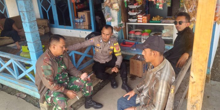 Wujud Sinergitas TNI-POLRI, Bhabinkamtibmas Bersama Babinsa Sambang Warga Binaannya