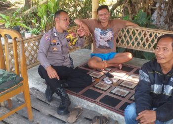 Sambang, Bhabinkamtibmas Ajak Warga Masyarakat Agar Bahu Membahu Menjaga Keamanan di Wilayah