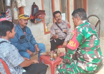 Jalin Sinergitas TNI POLRI, Melakukan Sambang Warga dan Dialogis