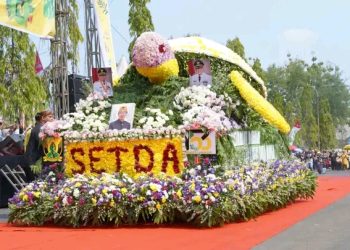 HJKS ke-153, Puluhan Kendaraan Hias Meriahkan Festival Bunga Sukabumi