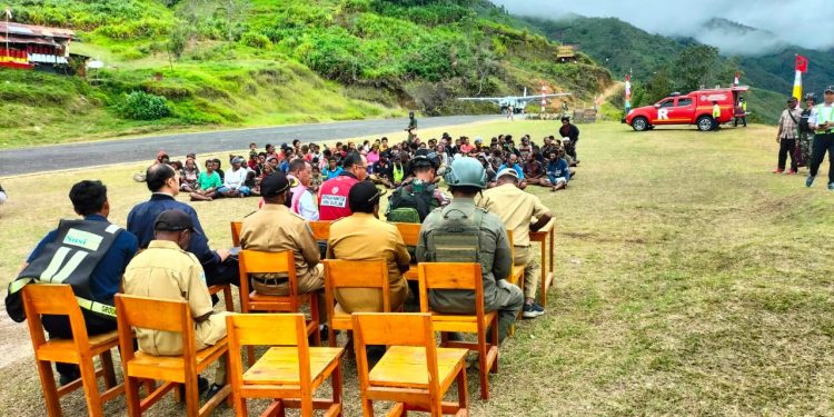 Ajarkan Budidaya Lele, Satgas Yonif 310/KK Undang Warga untuk Mentransfer Ilmu