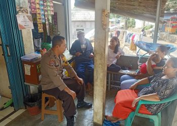 Peduli Kerukunan Tetangga, Bhabinkamtibmas Sambangi Warga Wilayah Lembursitu