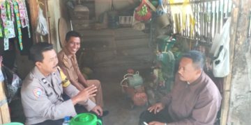 Ngobrol Bersama Warga, Bhabinkamtibmas Sampaikan Himbauan Kamtibmas