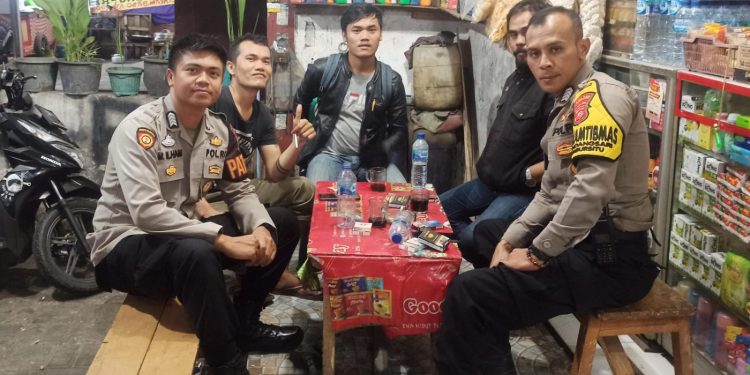 Patroli Malam Samapta Polsek Lembursitu, Antisipasi Gangguan Kamtibmas di Lingkungan Masyarakat