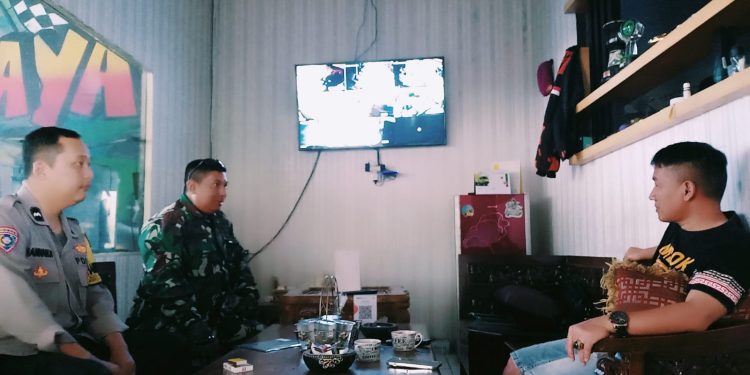 Sinergitas TNI-POLRI, Bhabinkamtibmas Dan Babinsa Sambang Warga Binaannya