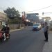 Wujud Pelayanan Guna Kelancaran Lalu Lintas Anggota Polsek Lembursitu Laksanakan Pengaturan Lalu Lintas di Pagi Hari