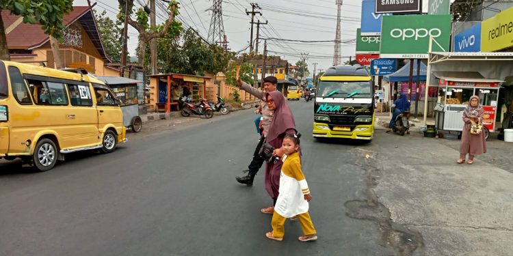 Unit Samapta Polsek Lembursitu Laksanakan Pelayanan Gatur Sore