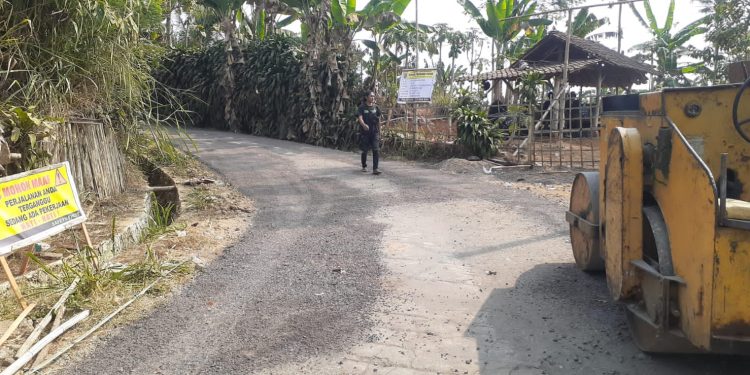 Ruas Jalan Wangunreja Mulai Dikerjakan Dan Kades Ali Nurdin Ucapkan Terima Kasih Kepada Pemerintah Daerah Kabupaten Sukabumi