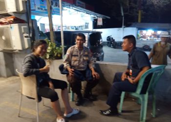 Polisi Polsek Lembursitu Laksanakan Patroli Malam dan Sambang, Kontrol Rinimart Antisipasi Gangguan Kamtibmas