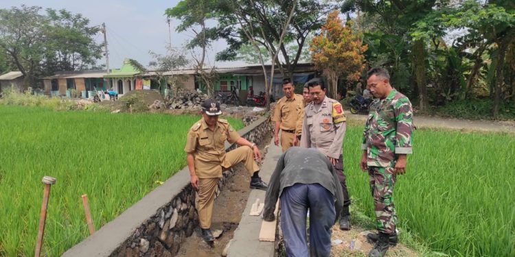 Perkuat Sinergitas TNI- POLRI dan Lurah Staf Kelurahan Selalu Jalin Kekompakan