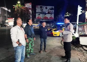 Patroli Dialogis Malam Hari, Upaya Anggota Polsek Lembursitu Cegah Gangguan Kamtibmas