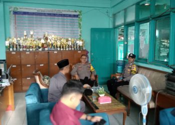 Kapolsek Lembursitu Sambang Kepala Sekolah Mts Amal Islami