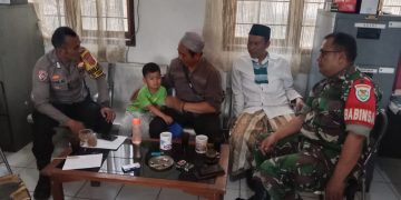 Perkuat Sinergitas TNI-Polri, Bhabinkamtibmas bersama Babinsa Sambang ke Masyarakat