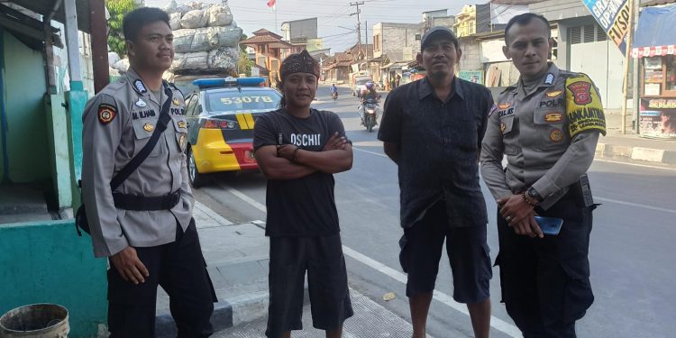 Anggota Samapta Polsek Lembursitu Melaksanakan Patroli Siang Hari Antisipasi Gukamtibmas