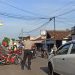 Wujud Pelayanan Guna Kelancaran Lalu Lintas Anggota Polsek Lembursitu Laksanakan Pengaturan Lalu Lintas di Pagi Hari