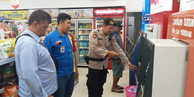 Pantau Dan Cek Mesin ATM oleh Anggota Polsek Lembursitu Polres Sukabumi Kota