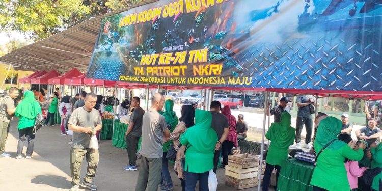 Hut TNI Ke- 78 Kodim 0607/Kota Sukabumi Gelar Bazar UMKM