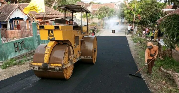 DPU Kab. Sukabumi Perbaiki Ruas Jalan Cinagen-Simpangdago Jampangkulon