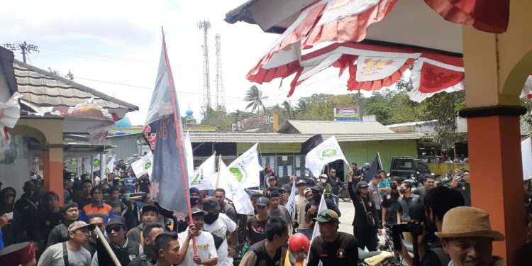 Jalan Jampang Tengah Amburadul, Sejumlah Ormas Gelar Demonstrasi