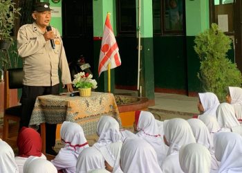 Cegah Bullying, PS Kanit Binmas Polsek Lembursitu Berikan Pembinaan dan Penyuluhan ke Sekolah SDN Cicadas