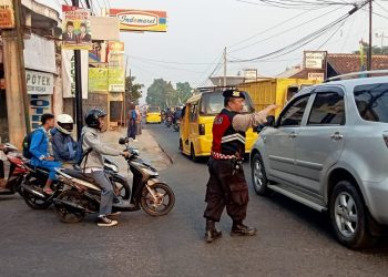 Pengaturan Lalu Lintas di Pagi Hari Bentuk Pelayanan Polri Kepada Masyarkat