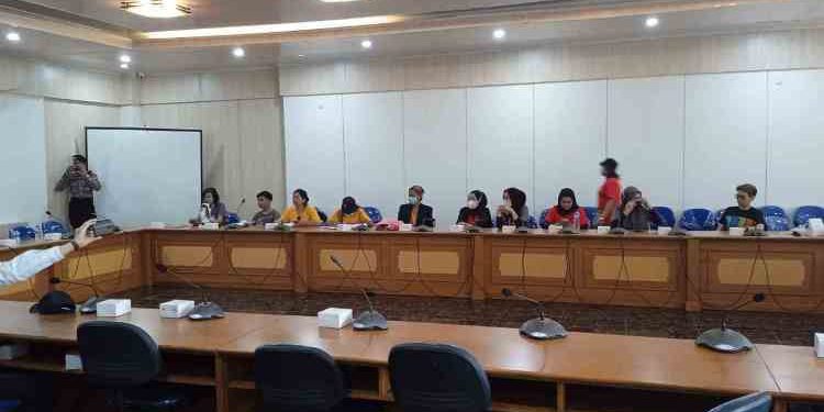 Marak Dugaan Pelecehan di Lingkungan Pabrik, Buruh Perempuan Mahardika Curhat ke DPRD Kab. Sukabumi