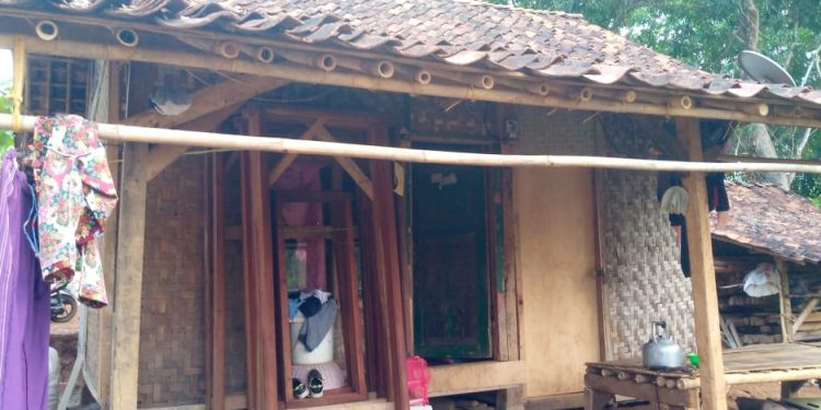 Heboh, Oknum Kades di Warungkiara Diduga Tarik DP Ratusan Ribu Kepada Calon KPM Rutilahu