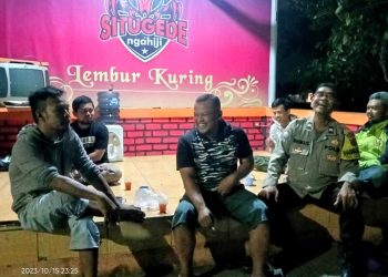 Jalin kerjasama Bhabinkamtibmas Sambangi Petugas Ronda Malam