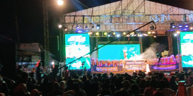 Kang Ganjar Pranowo Sapa Ribuan Masyarakat Sukabumi, Melalui Pagelaran Wayang Golek Giriharja 3