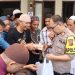 Polres Sukabumi Kota Melalui Polsek Warudoyong Melaksanakan Jum’at Berbagi di Mesjid Arramah