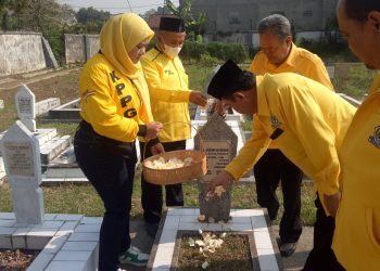 Peringati HUT ke-59, Partai Golkar Kota Sukabumi Ziarah ke Makam Tokoh dan Pejuang Golkar