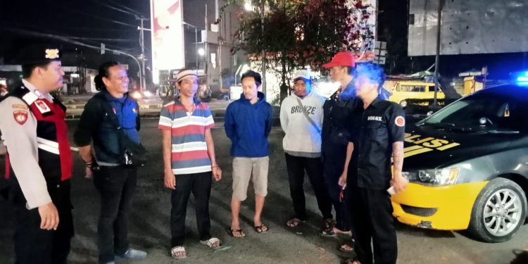 Patroli Strong Point Malam Hari, Polisi Di Kota Sukabumi Wujudkan Situasi Kamtibmas Yang Aman