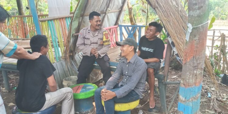 Selalu Aktif Jaga Silaturahmi, Bhabinkamtibmas Sambangi Warga Binaan