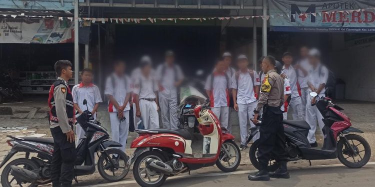 Antisipasi Tawuran Pelajar Polisi Melakukan Himbauan Kepada Para Pelajar