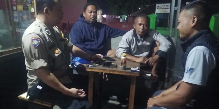 Sambang Di Malam Hari Sebagai Upaya Bhabinkamtibmas Menjaga Kamtibmas