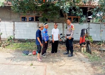 Bhabinkamtibmas Polsek Lembursitu Selalu Hadir di Tengah Masyarakat Melaksanakan Sambang