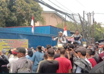 Warga Legon Geruduk PT.Mekar Armada Jaya Tuntut CSR