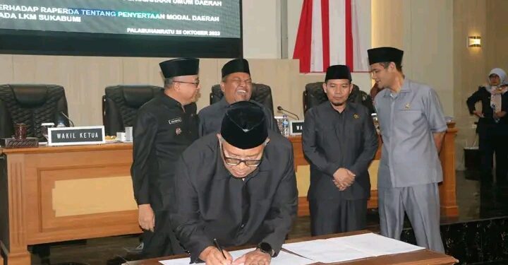 Rapat Paripurna DPRD, Bupati Sukabumi Sampaikan Pendapat Akhir, Jawaban Dan Nota Pengantar