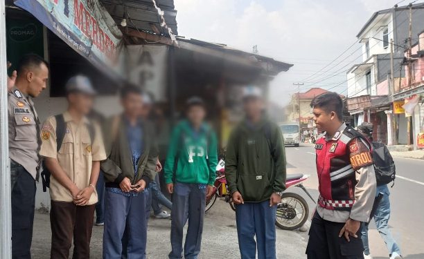 Patroli Polsek Lembursitu Antisipasi Kerawanan Pada Saat Jam Bubaran Anak Sekolah