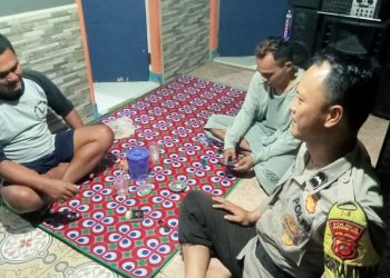 Jalin Kedekatan Dengan Tokoh Masyarakat, Bhabinkamtibmas Sambang Ke Wilayah Binaannya