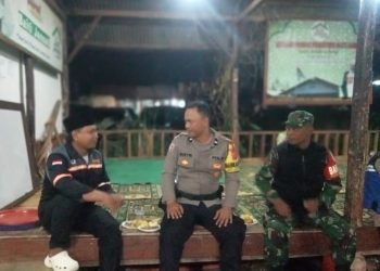 Jalin Sinergitas, TNI POLRI Laksanakan Silaturahmi Dengan Warga