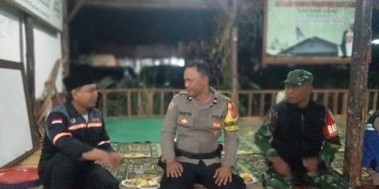 Jalin Sinergitas, TNI POLRI Laksanakan Silaturahmi Dengan Warga